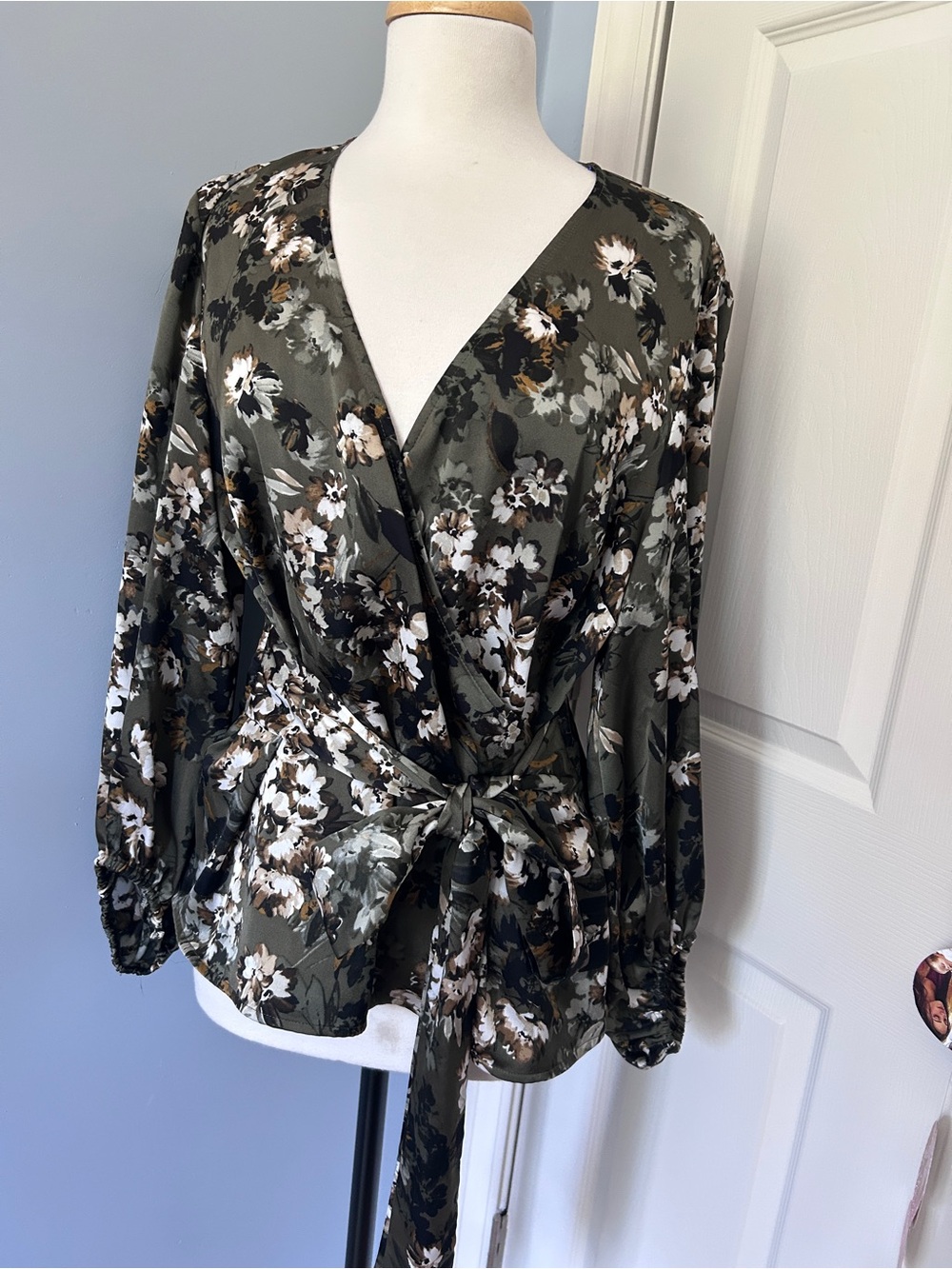 INC International Concepts Olive Floral Faux-Wrap Blouse with Balloon Sleeves - Picture 4 of 6